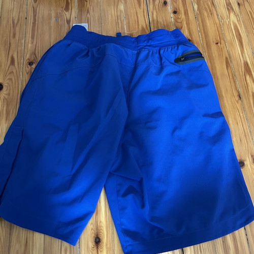 Under Armour Training Shorts blue, medium, like new