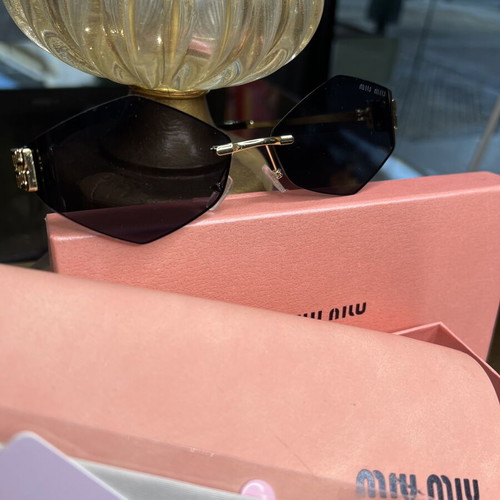 Miu Miu women's sunglasses new, black