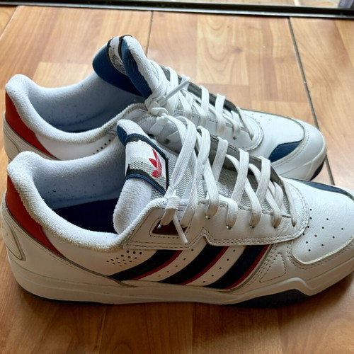 Adidas Tekkira Cup αθλητικά παπούτσια, μέγεθος 41.5, λευκό και σκούρο μπλε