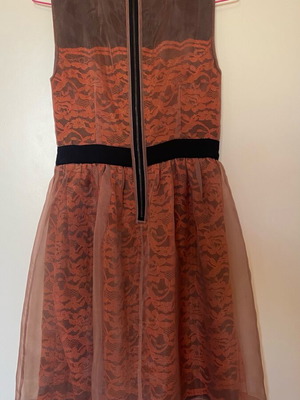 Dress with lace and lining size M like new