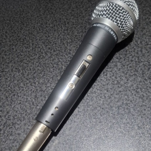 Audio Master SM58 dynamic microphone with cable and box like new