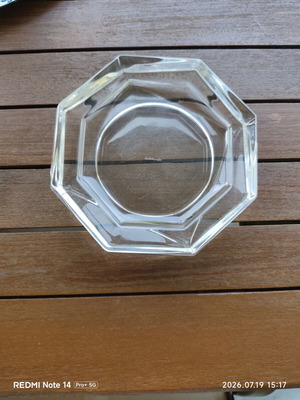 Villeroy & Boch crystal ashtray used with geometric design