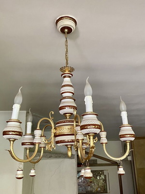 Chandelier classic design with 5 bulbs like new