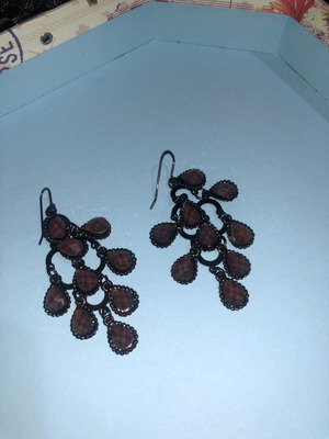 Vintage purple dangle earrings new, unworn