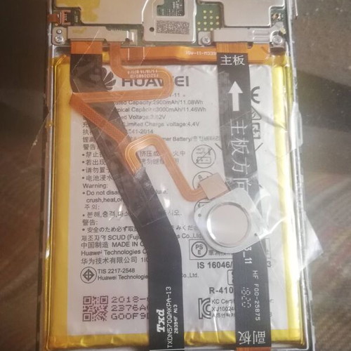 Huawei Y6 Prime 2018 32GB used with cracked touch screen and missing back cover