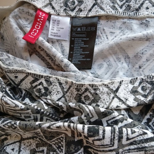 Pencil skirt H&M like new, midi with geometric patterns black and white