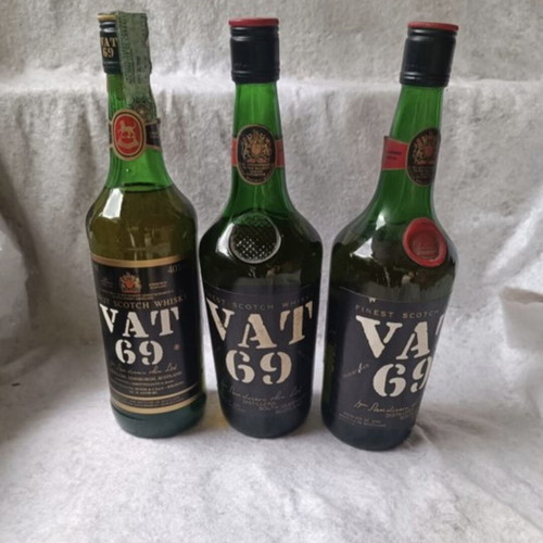 Vat 69 Vintage Whisky Trio sealed, 1970-1990