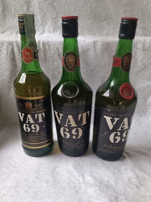 Vat 69 Vintage Whisky Trio sealed, 1970-1990