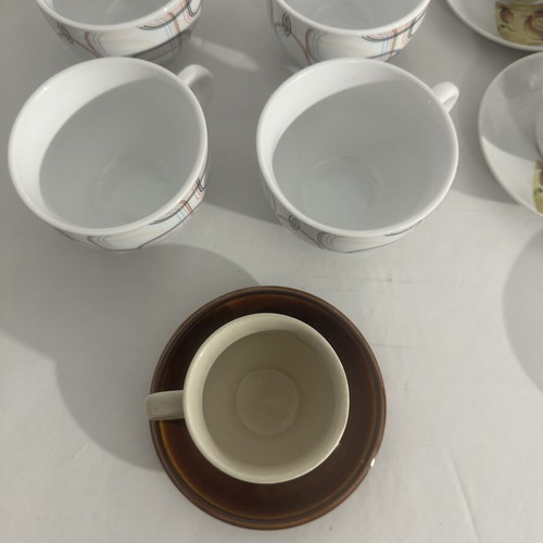 Set of 17 cups and mugs