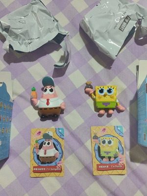 Popmart SpongeBob and Patrick set brand new with figures and cards