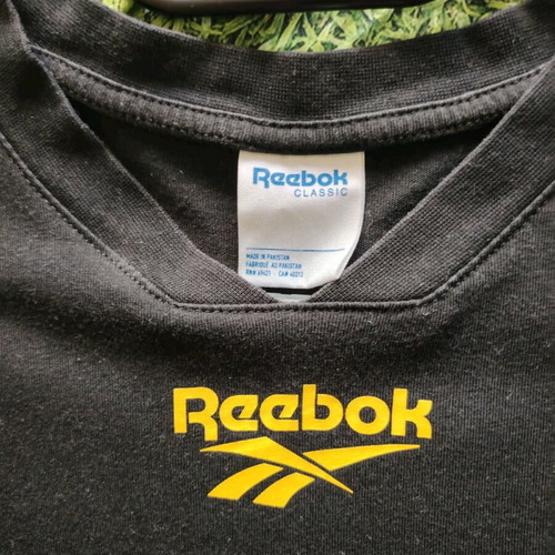 Reebok Long Sleeve Multi Vector Tee used, size L, black and yellow