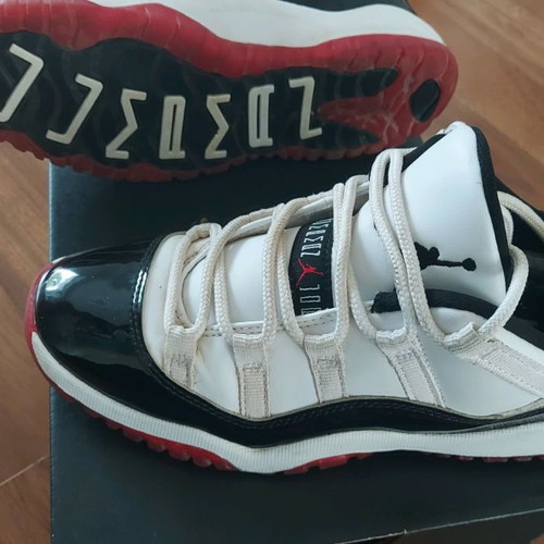 Nike Jordan kids barely worn authentic with their box!
