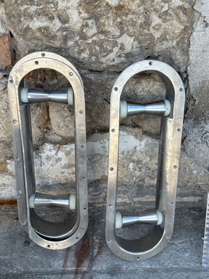 Old ship chocks used, dimensions 75x25.5 cm