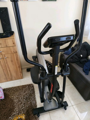 Axxon Exceed e30 elliptical trainer like new