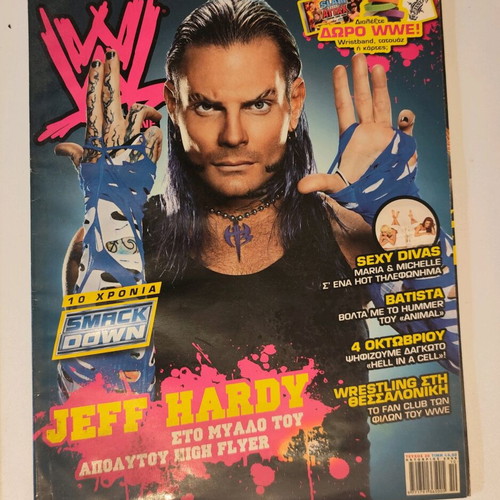 WWE magazines like new, 4 issues July-November 2009
