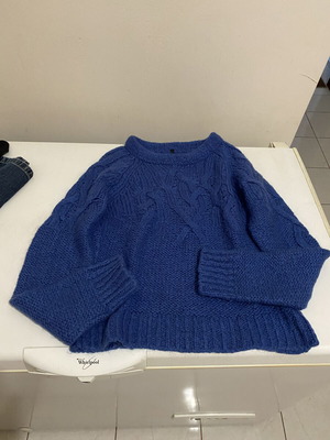 Μπλε πουλόβερ United Colors of Benetton σαν καινούργιο, μέγεθος M