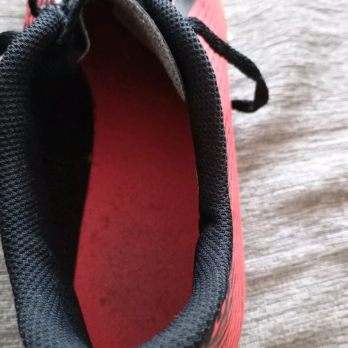 Nike Jr. Bravata II IC futsal shoes, size 42, red
