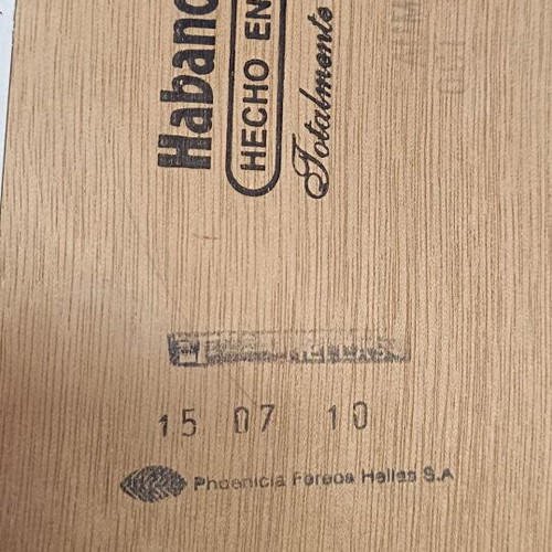 Wooden Partagas Serie D No 4 cigar box like new