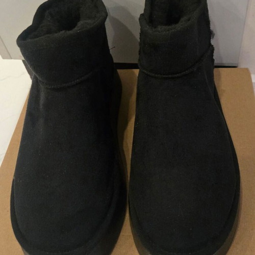Boots new, warm, black, size 40
