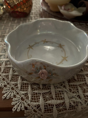 Porcelain cup like new