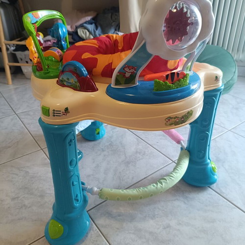 Baby walker with animals and music like new