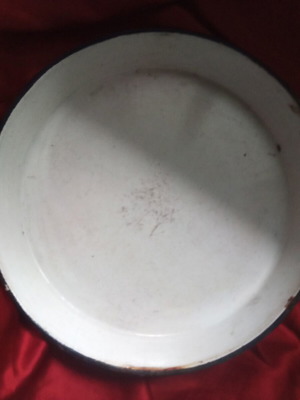 Enamelled pan 35 cm used