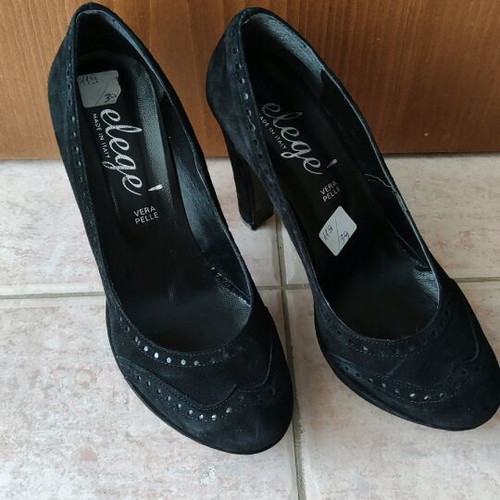 Black pumps size 38 like new