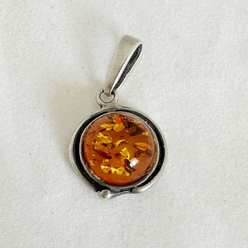 Vintage silver 925 pendant with pressed amber used