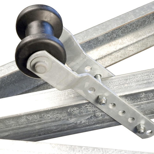 CE Smith Trailer 32003G 3" Adjustable Keel Roller Bracket like new