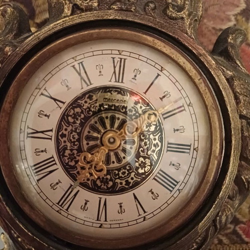 Mercedes antique clock like new, functional, height 0.20