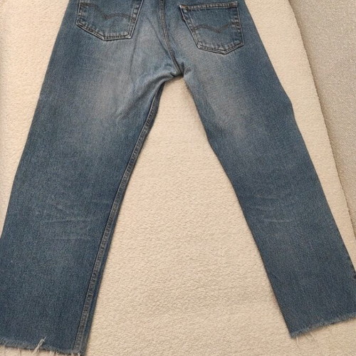 Levi's 501 L jeans used, size 32, cut with frayed hems