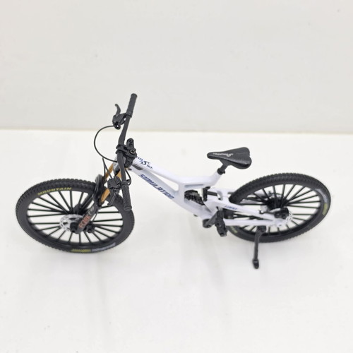 Downhill Mountain Bike 1:8 Die-Cast Collectible Like New
