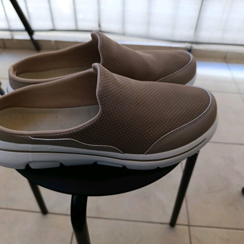 Clogs in white beige color like new