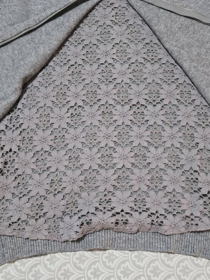 Pullover sweater with zipper and lace back like new, gray