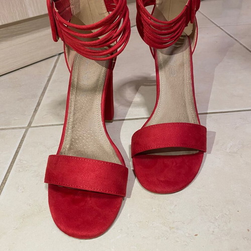 Red sandals like new, size 40, 10cm heel