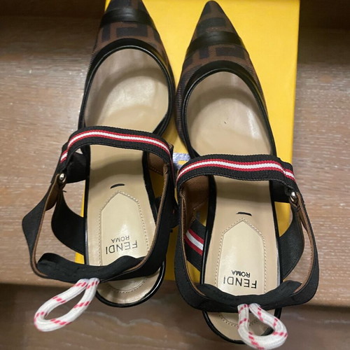 Fendi Colibri pumps like new, size 40
