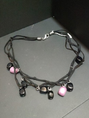 Handmade necklace new with shiny stones black and silver