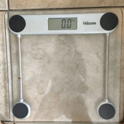 Tristar digital scale used with glass surface and LCD display