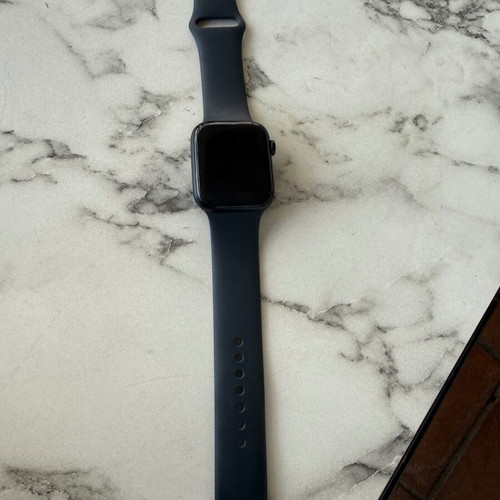 Apple Watch SE Aluminium 44mm like new, waterproof with heart rate monitor