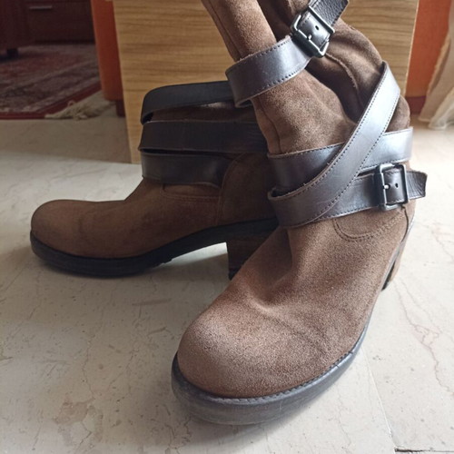 Alpe boots used, brown suede with leather straps