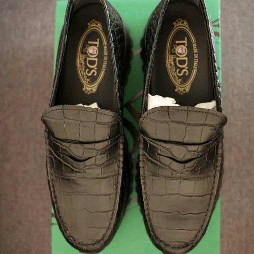 Tod's black calf leather loafers new
