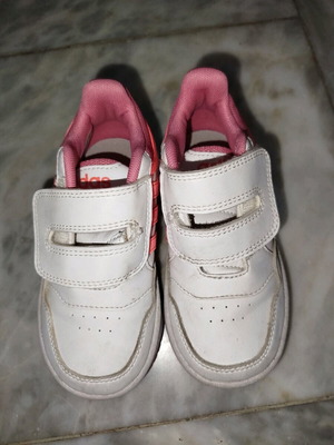 Adidas athletic shoes for girls, white, like new, size 25 1/2