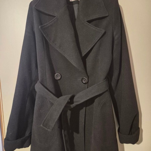 Black coat like new with belt and pockets, size XL