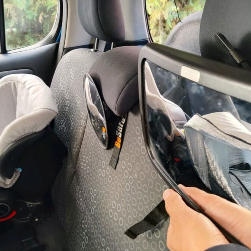 Kangaroo mirror set like new for child monitoring in car