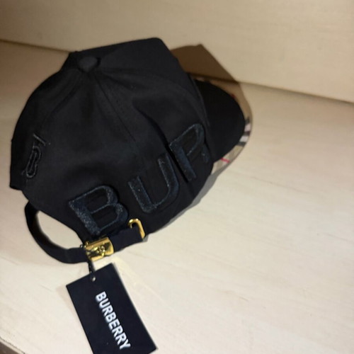 Burberry cap, one size