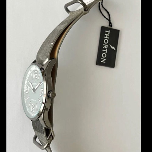 Thorton 9004121 watch like new with fabric strap and 30m water resistance