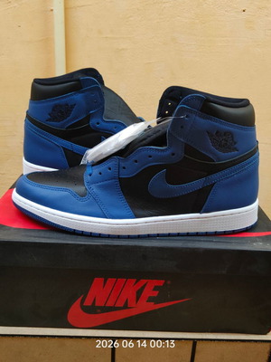 Air Jordan 1 Retro High OG size 47 new, black and blue sneakers