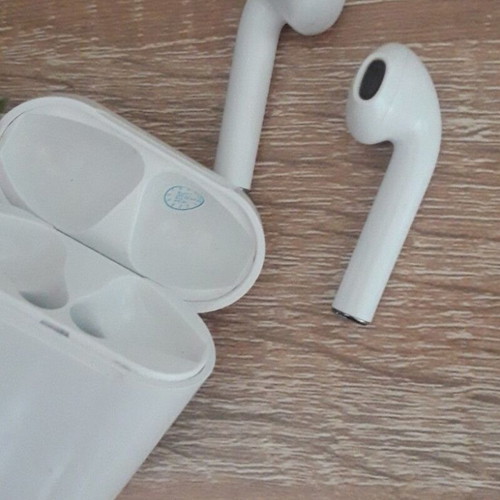 Ear Pod Handsfree Bluetooth Earbuds like new