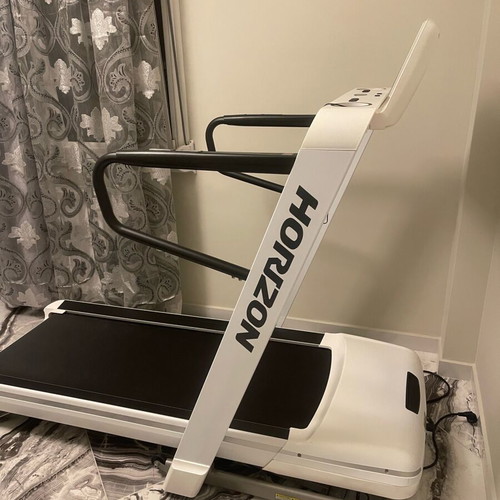 Horizon Omega treadmill in excellent condition