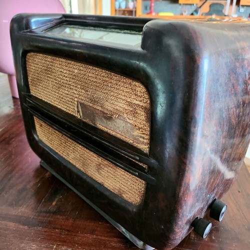 Tesla T 505-U antique radio used with tubes